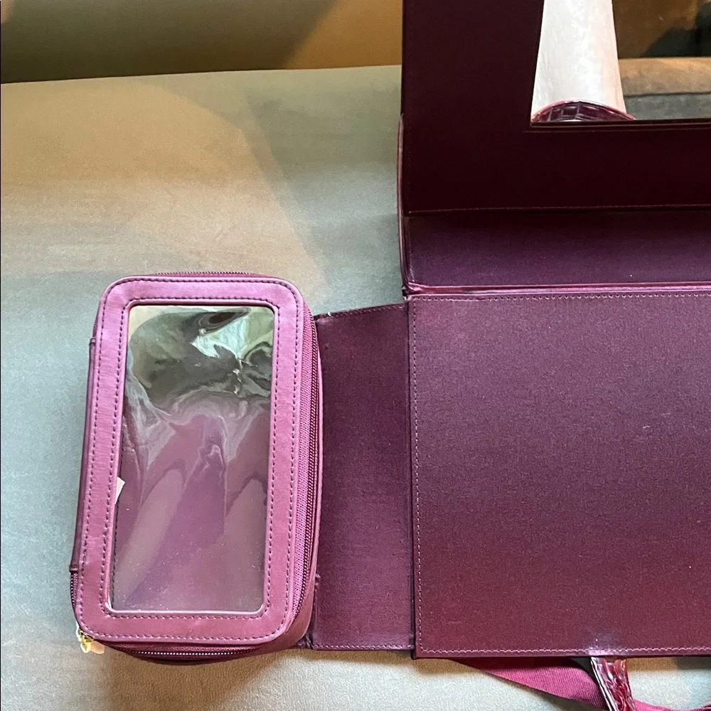 Estée Lauder Burgundy Women's Makeup Travel Case